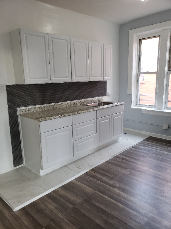 Building Photo - 1127 Fteley Ave