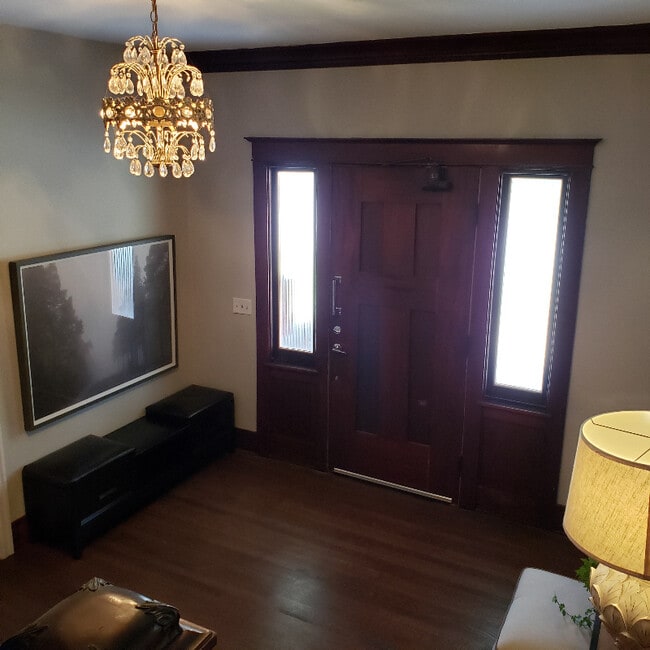 Building Photo - 531 S 36th St