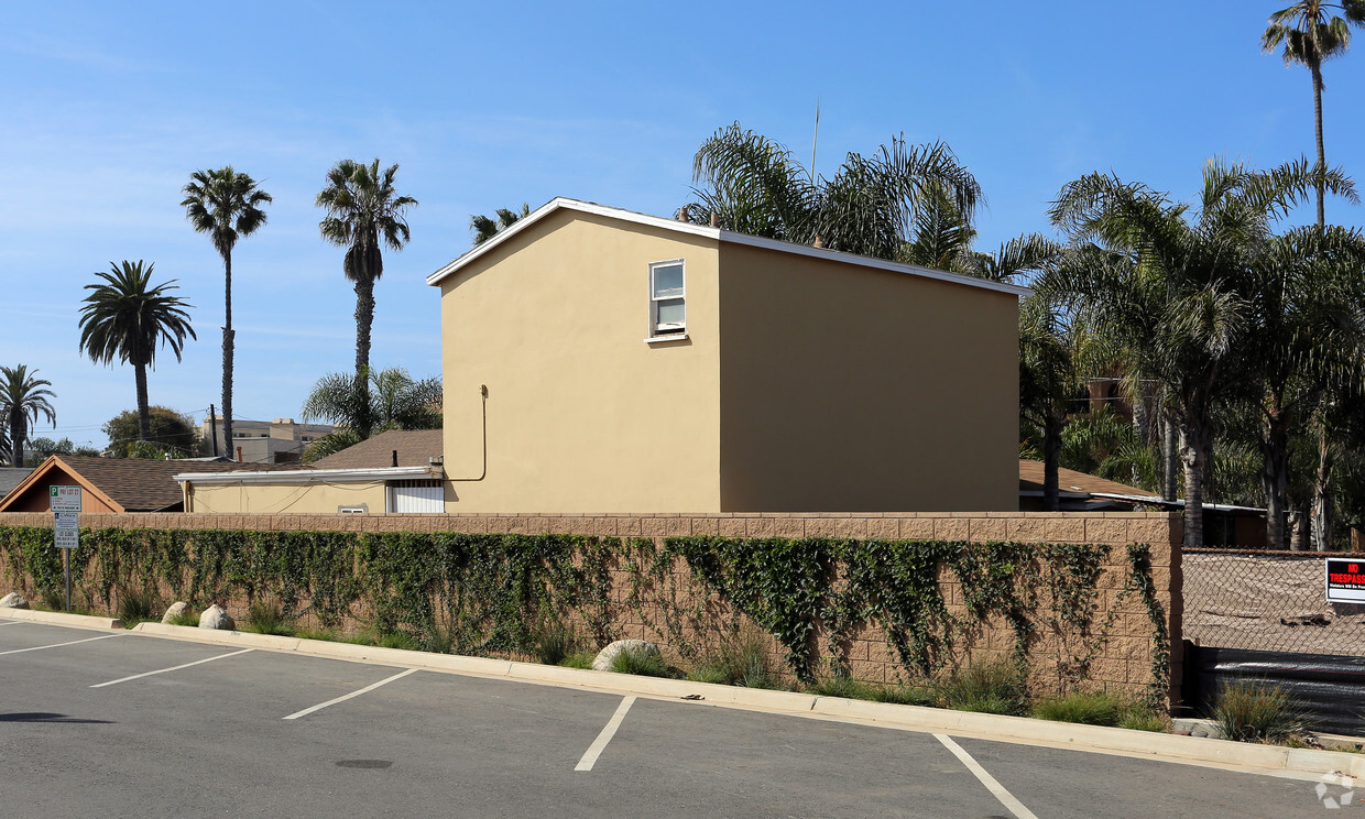 Building Photo - 606 S Myers St