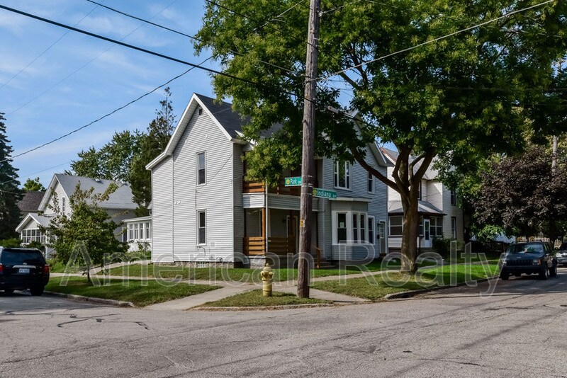Primary Photo - 157 Indiana Ave SW