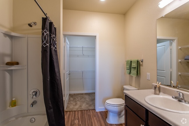2BR, 2BA - 923 SF (Unit B) - Lucero