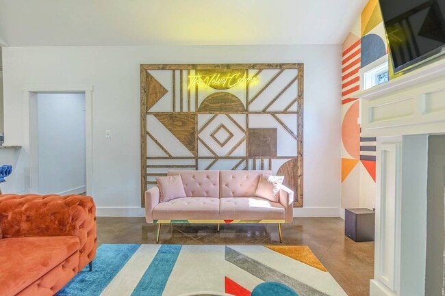 Photo - 1702 Netherwood Ave House