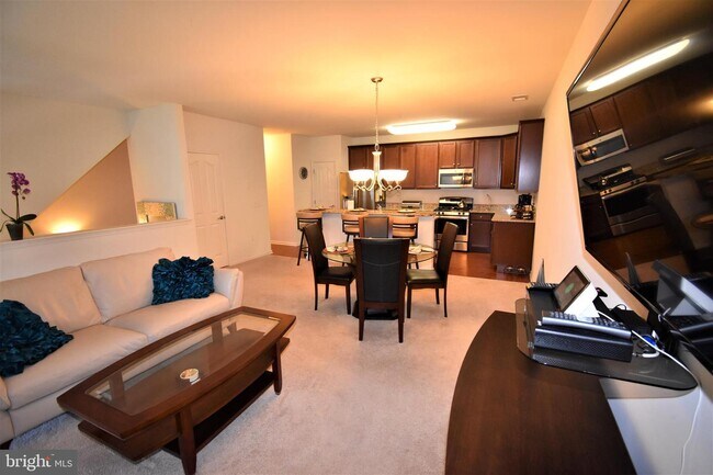 Building Photo - 80 Riverwalk Blvd