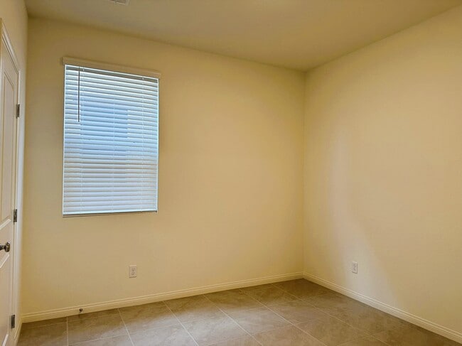 Building Photo - 7057 Dandelion Pk Ave