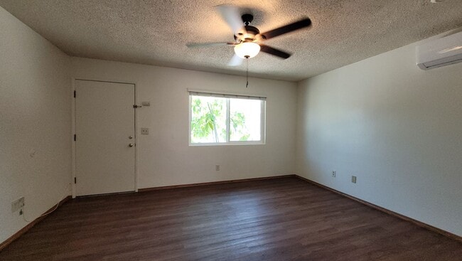 Building Photo - Renovated 2 Bed / 1 Bath