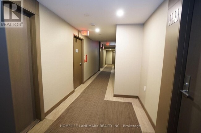 Building Photo - 101 Charles St E