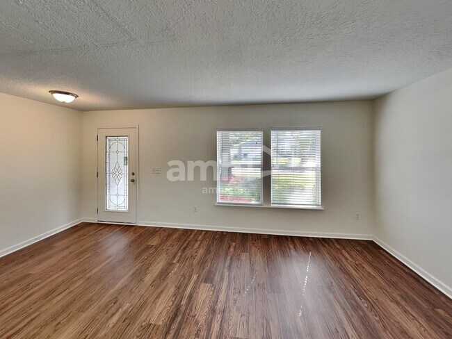 Building Photo - 1275 Sunray Ct