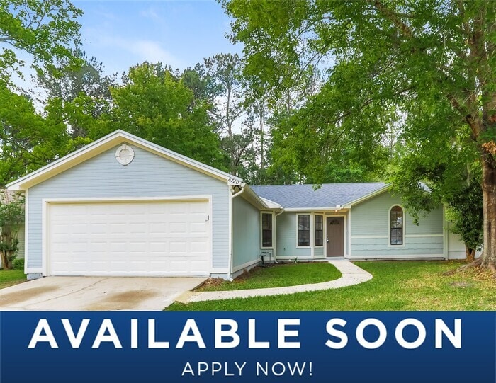 8720 Huntington Woods Cir N, Jacksonville, FL 32244 House for Rent in