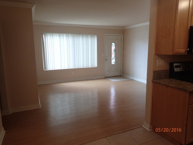 Foto del edificio - 2-Bed/1-Bath Condo w/Pool