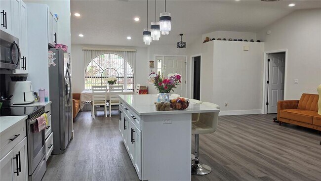 Foto del edificio - 8504 Yearling Ln