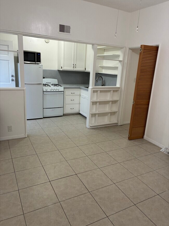 Foto del edificio - 3664 W 54th St