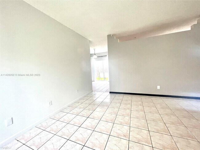 Building Photo - 3 br, 2 bath House - 22286 SW 99th Pl