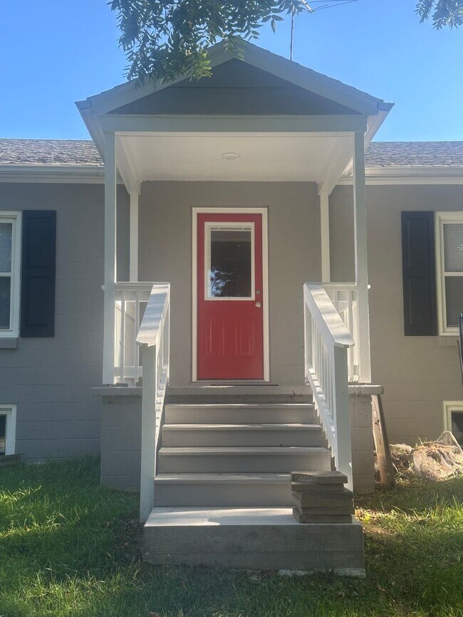 Foto del edificio - Cute 2BR, 1 Ba cottage in the country - Newly renovated