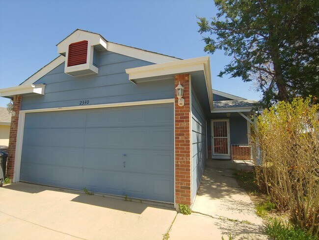 Foto del edificio - 2340 E Cherrywood Dr