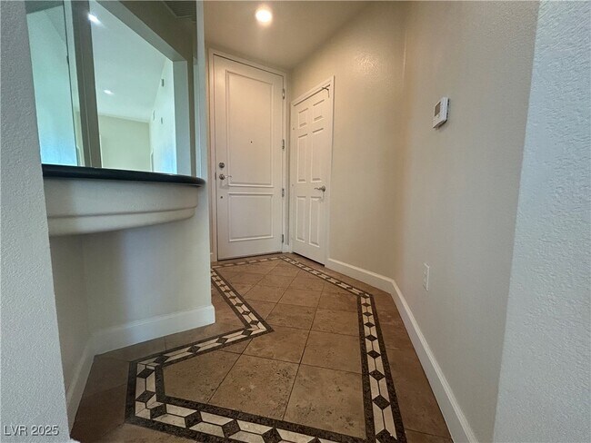 Foto del edificio - 67 E Agate Ave