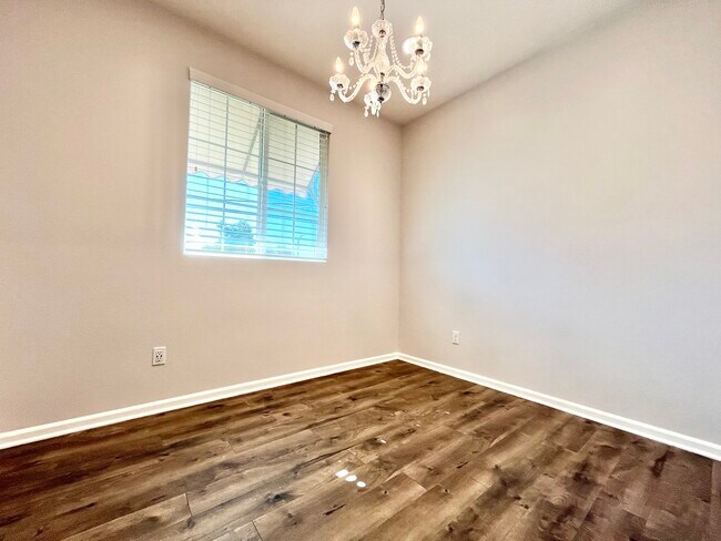 Foto del edificio - 7601 N Justice Way Van Nuys, CA 91405