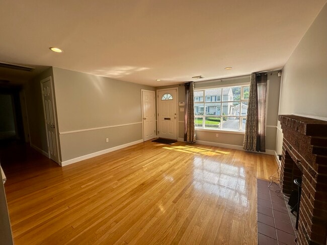 Building Photo - 33 Rublee St