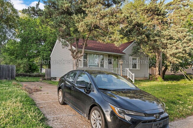 Foto del edificio - 8253 Frost Ave