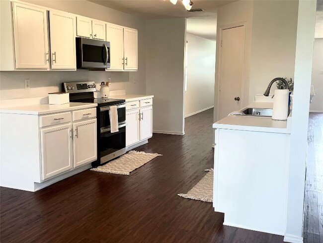 Building Photo - 2925 Reata Dr