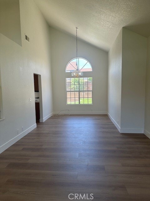 Foto del edificio - 24511 Leafwood Dr