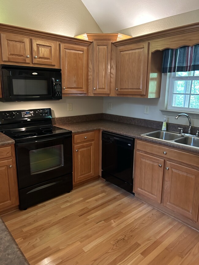 Building Photo - 513 Lapidary Ln