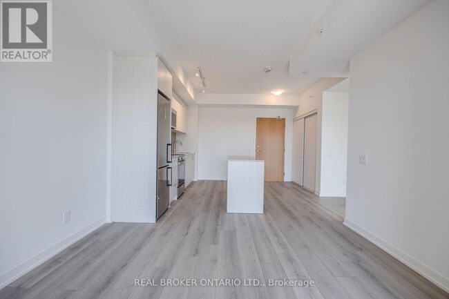 Building Photo - 1787 St Clair Ave W