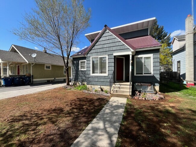 Foto del edificio - Newly Renovated 3 Bed, 2 Bath With Amazing...