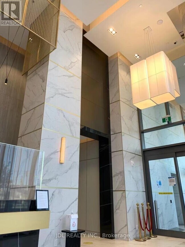 Photo du bâtiment - 950-4950 Portage Pkwy