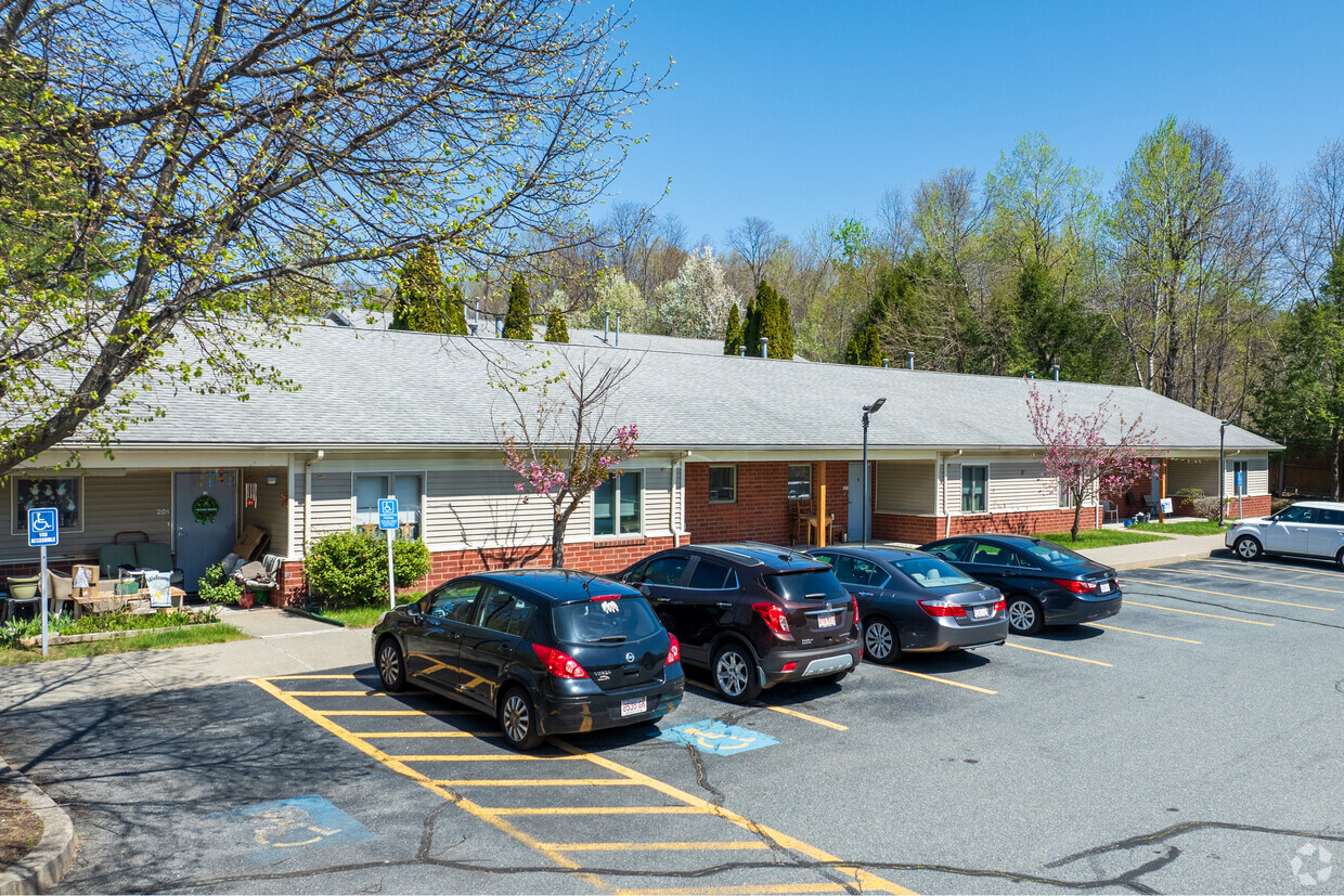 Edificio Alt - Teamster Retiree Housing-Worc  