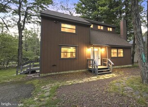 Building Photo - 1371 Winding Way