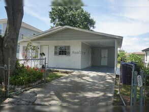 Building Photo - 4007 W Cass St