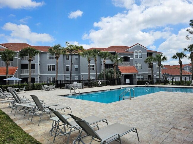Foto del edificio - 18001 Richmond Pl Dr