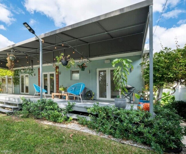 Building Photo - 3 br, 2 bath House - 440 NE 73rd St Casa B...