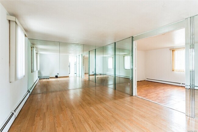 Foto del edificio - 2 Addison Pl