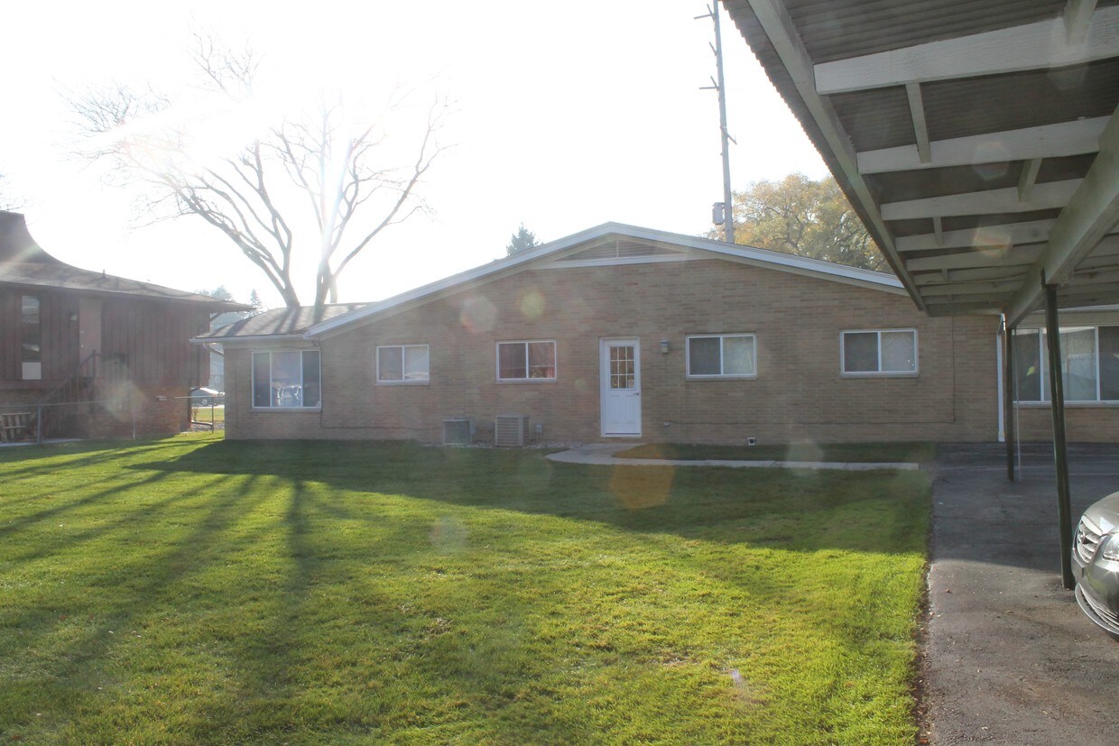 Primary Photo - Shattuck Road Apartments