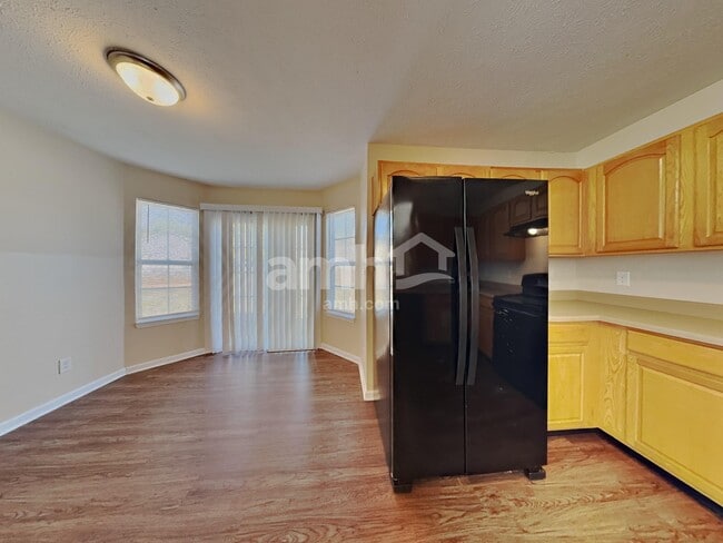 Foto del edificio - 8318 Catchfly Dr