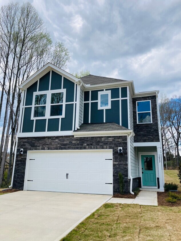 1052 S Fieldhaven Dr, Fuquay Varina, NC 27526 House Rental in Fuquay