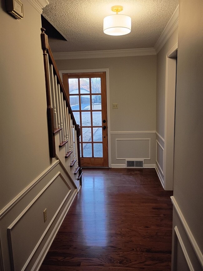 Foto del edificio - 1741 Magnolia Tree Rd