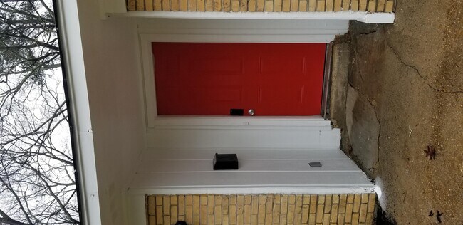 Building Photo - 209 Lake of Pines Dr