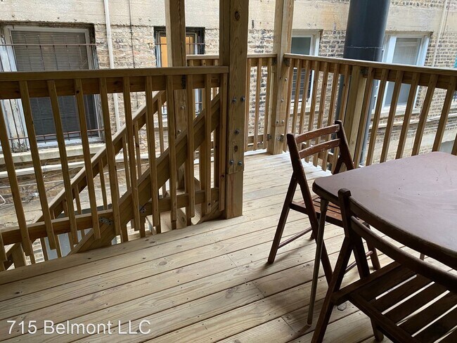 Foto del edificio - 715-717 W Belmont Ave