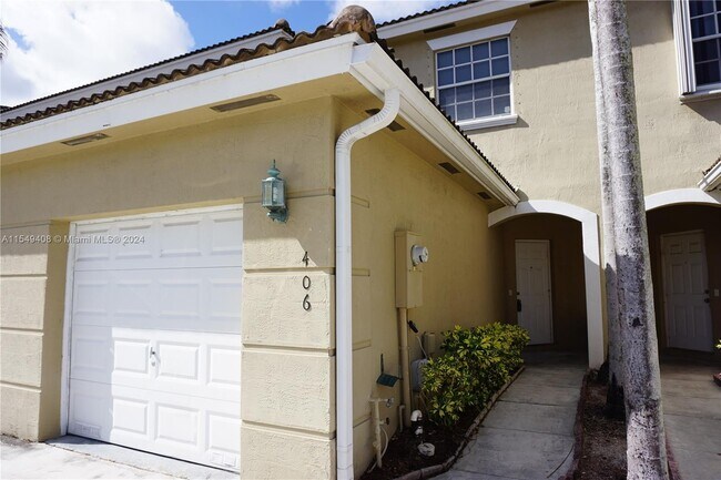 Foto del edificio - 406 SW 120th Ave