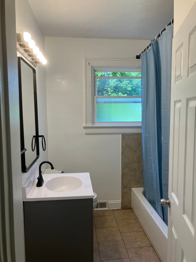 Photo - 812 Wells St House