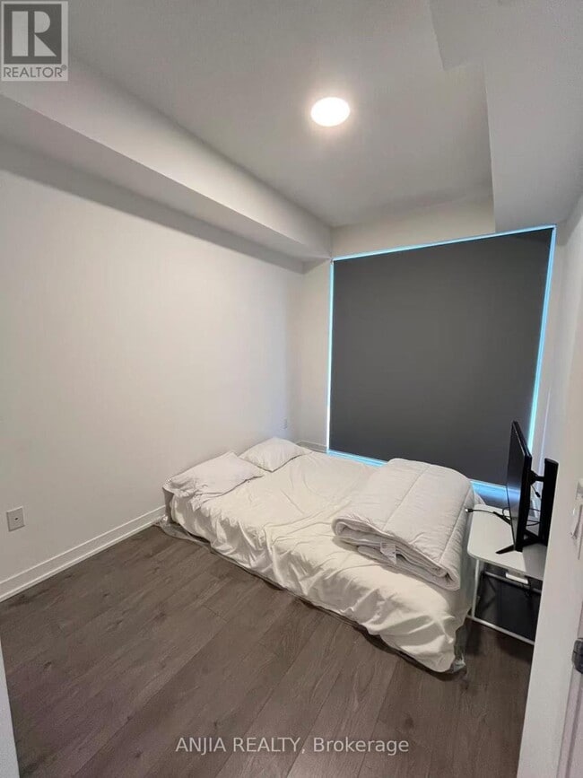 Building Photo - 20 Richardson St