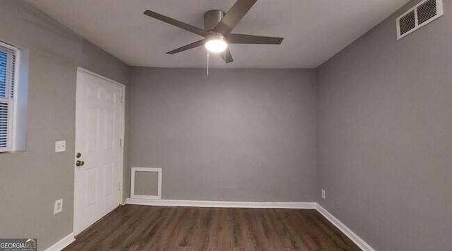 Foto del edificio - 574 Cooper St SW