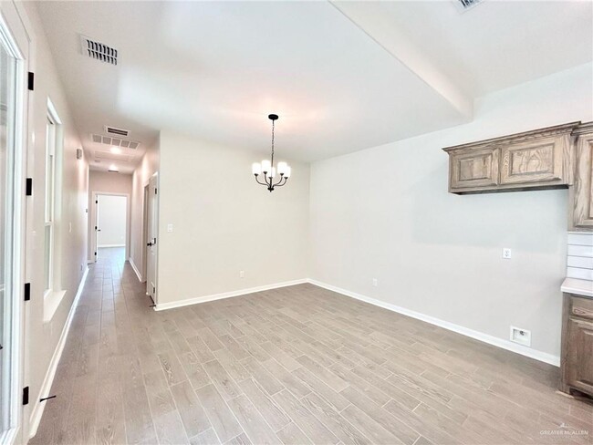 Foto del edificio - 10229 N 15th St