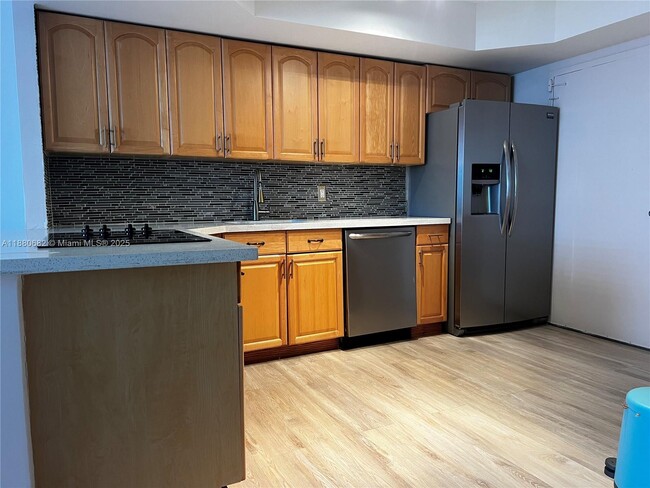 Foto del edificio - 1351 NE Miami Gardens Dr