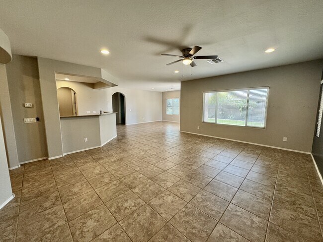 Building Photo - 5557 W Admiral Way
