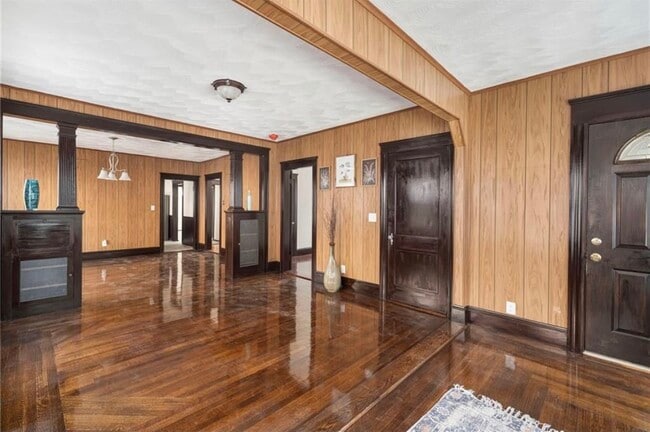 Living/Dining - 182 Juniper St