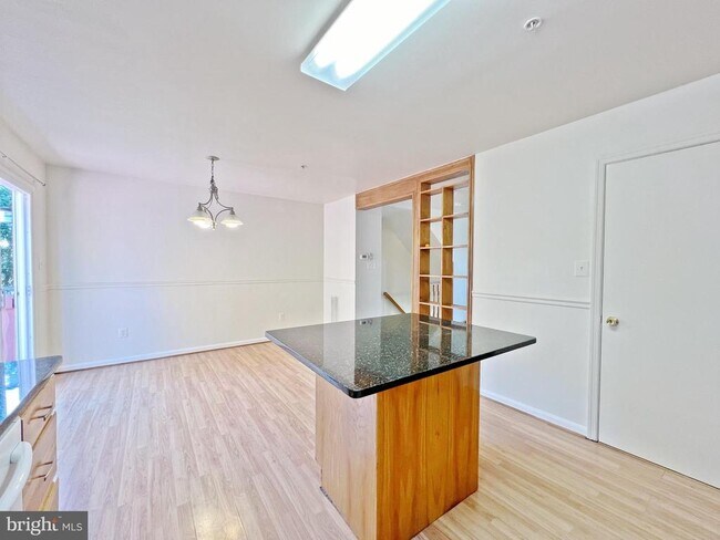 Building Photo - 10419 Procera Dr