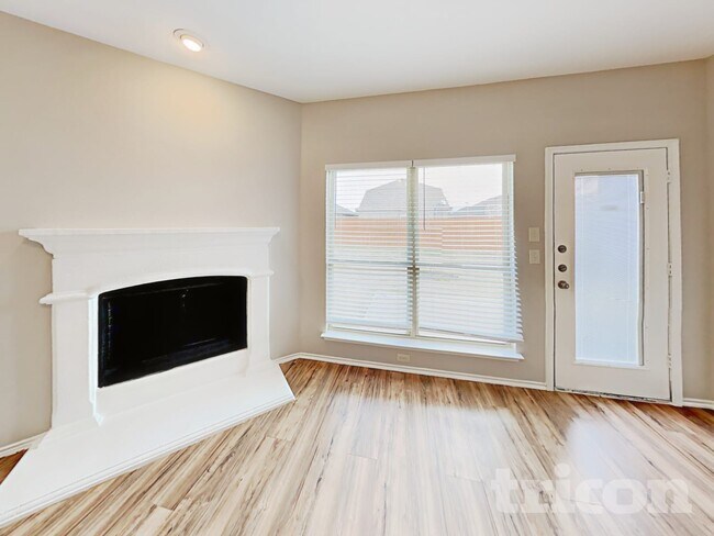Foto del edificio - 1216 Alder Tree Ln